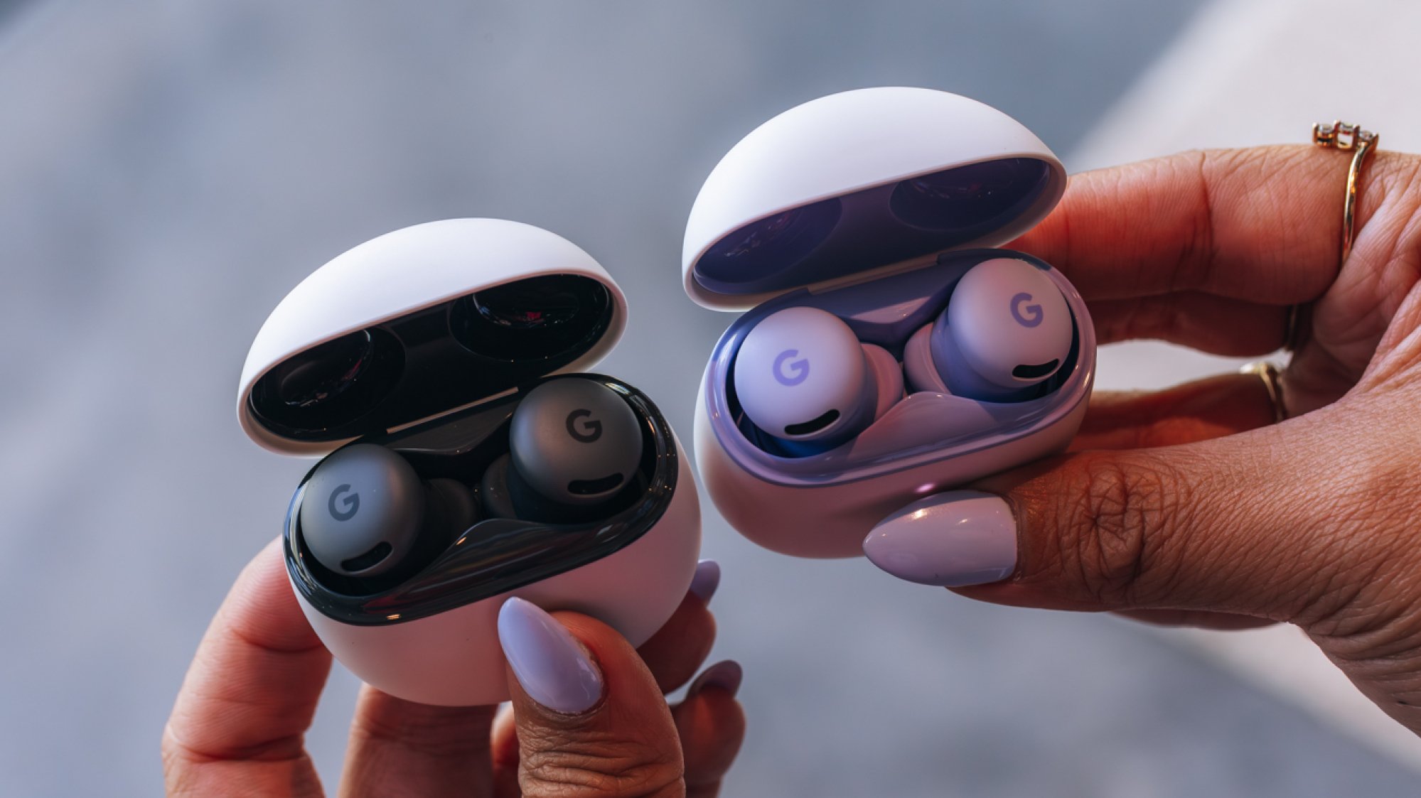 Pixel Buds 2a in Black and Iris